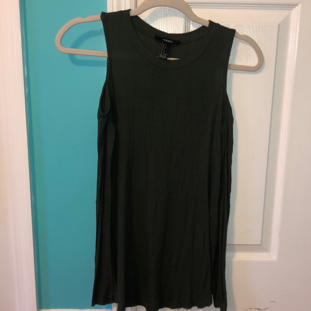Green long sleeve shoulder cut out